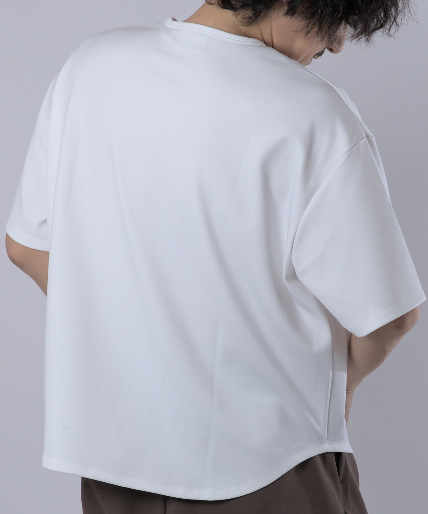オーバーサイズ・ラウンドTシャツ(半袖)白